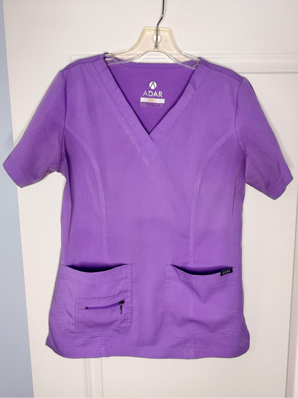 🍓6/$15🍓 Lavender Scrub Top